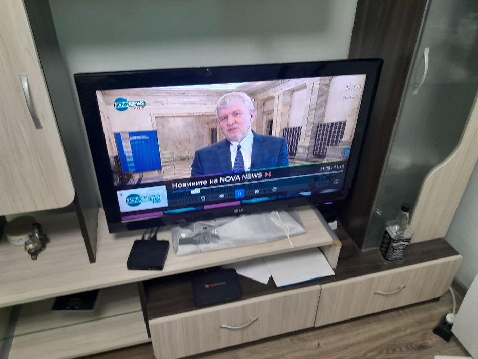 Телевизор 37инча