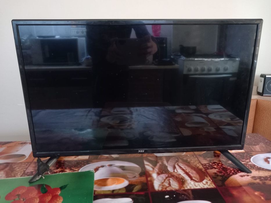 Vand TV NEI  28NE4000