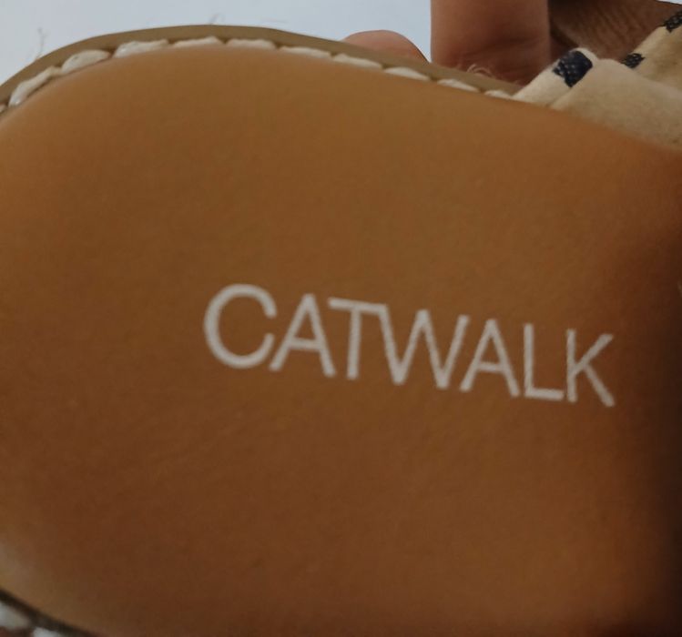 Sandale catwalk noi