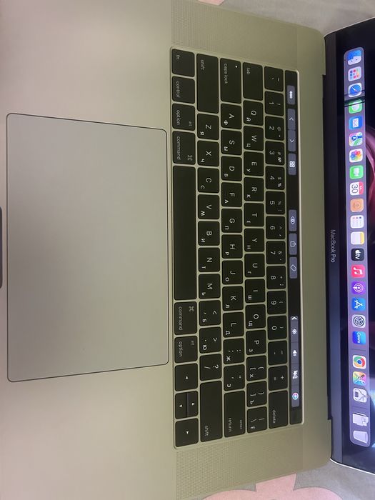 MacBook Pro - stare foarte bună