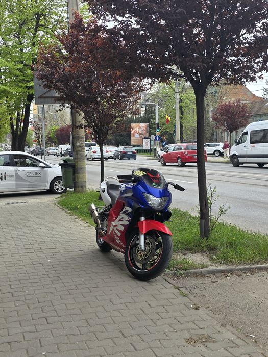 Vand honda cbr f4 600cc