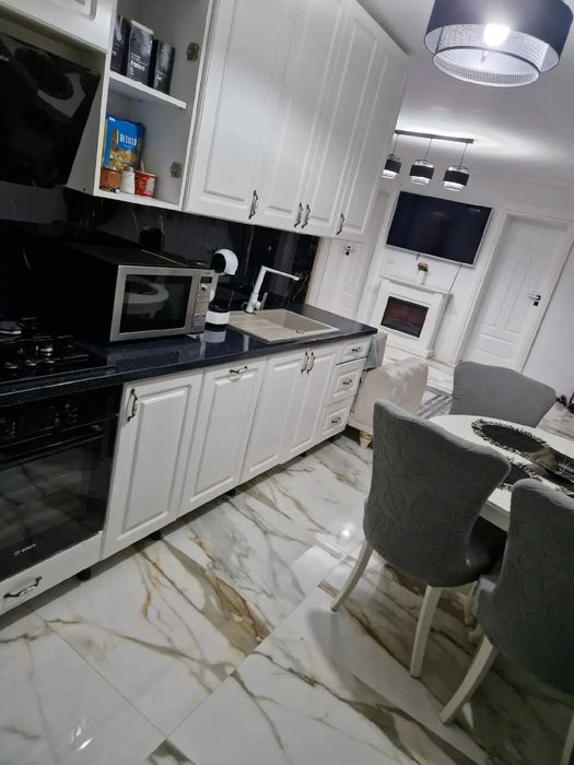 Ocazie la jumătate de preț masă mobexpert nouă cu livrare