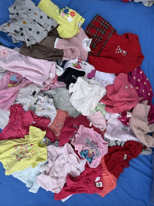 Lot pachet haine fetițe 1- 6-18 luni (Zara, Prénatal, Kiabi, Fagottino) – cca. 30 piese