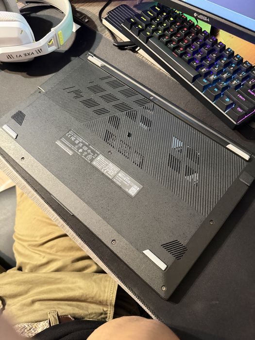 Продам ноутбук ASUS Vivobook 512/8