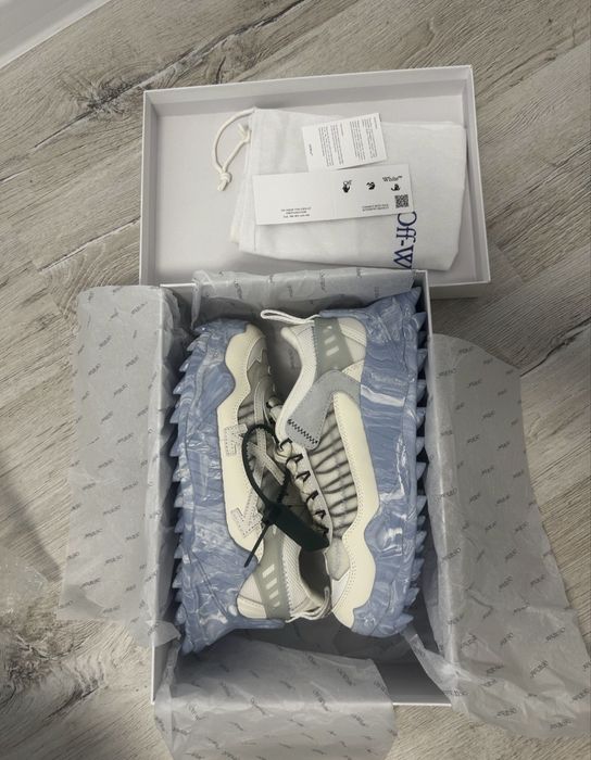 Off White Oddsy ( Punem doar cu avans )
