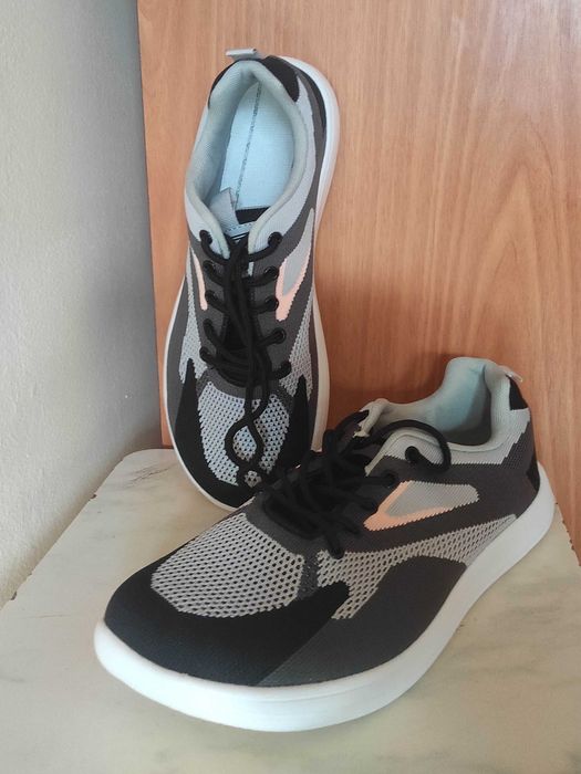 Кроссовки широкие 42 размер