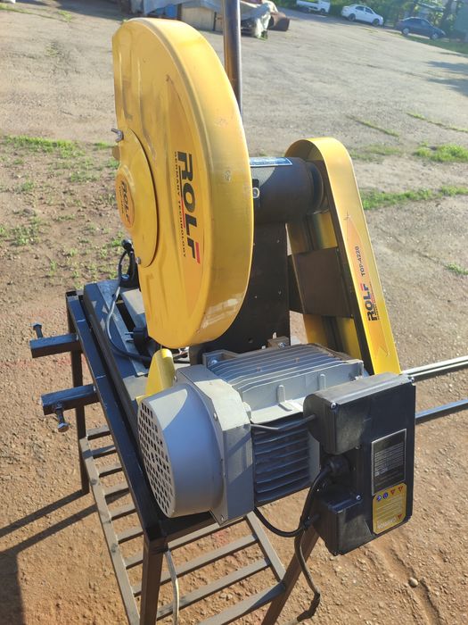 Труборез по металу 220 в