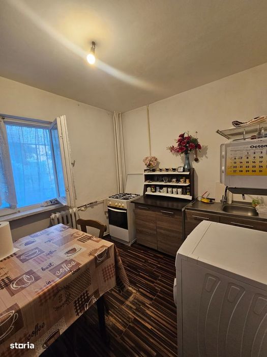 Apartament 3 camere, decomandat, etajul 1. Lăpuș