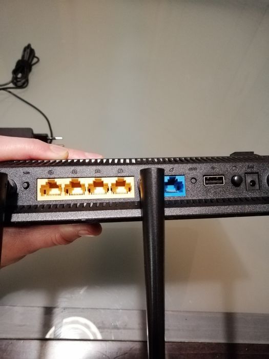 Безжичен рутер ASUS RT-AC66U