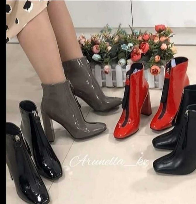 Продам ботинки лакированные  красные и серые