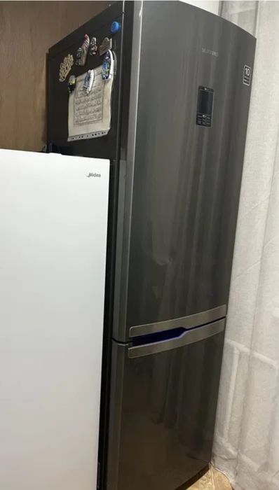 Продам холодильник надо поменять плату