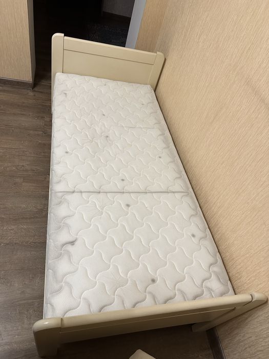 Кровать для спальни + стол компьютерный