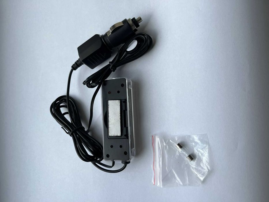 Termometru digital auto 12 V – LCD, afișaj dublu (interior/exterior)