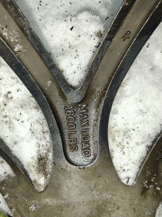 Продам диски R20 с шинами 245/40/20