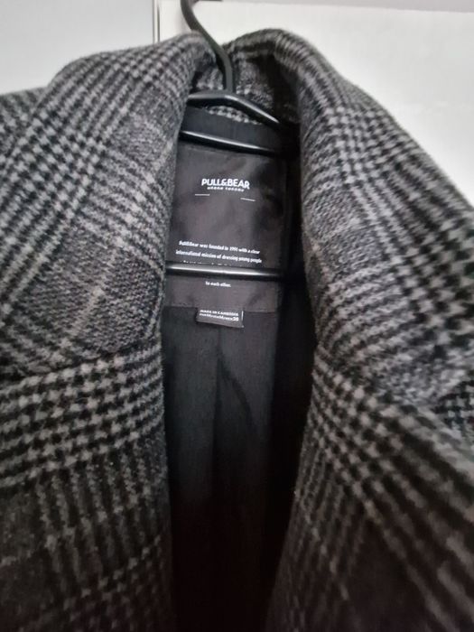 Много стилно мъжко палто Pull and bear