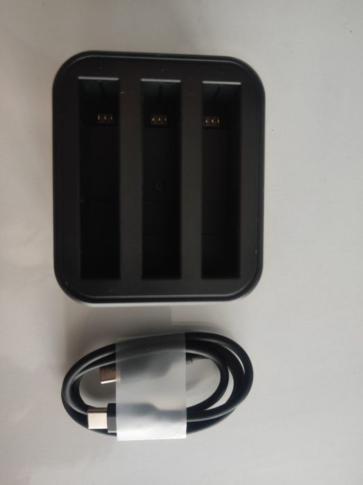 Зарядно устройство Insta360 - ONE X3 Fast Charge Hub, черно