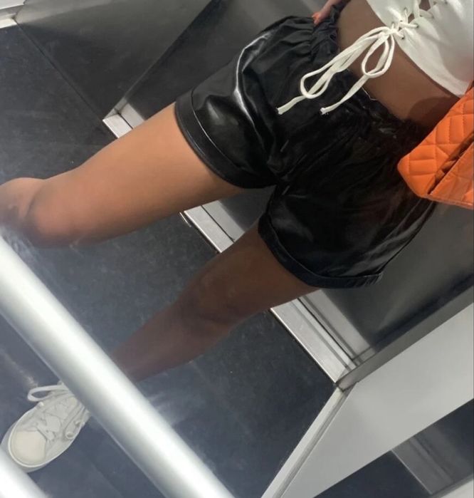 Дамски кожени къси гащи