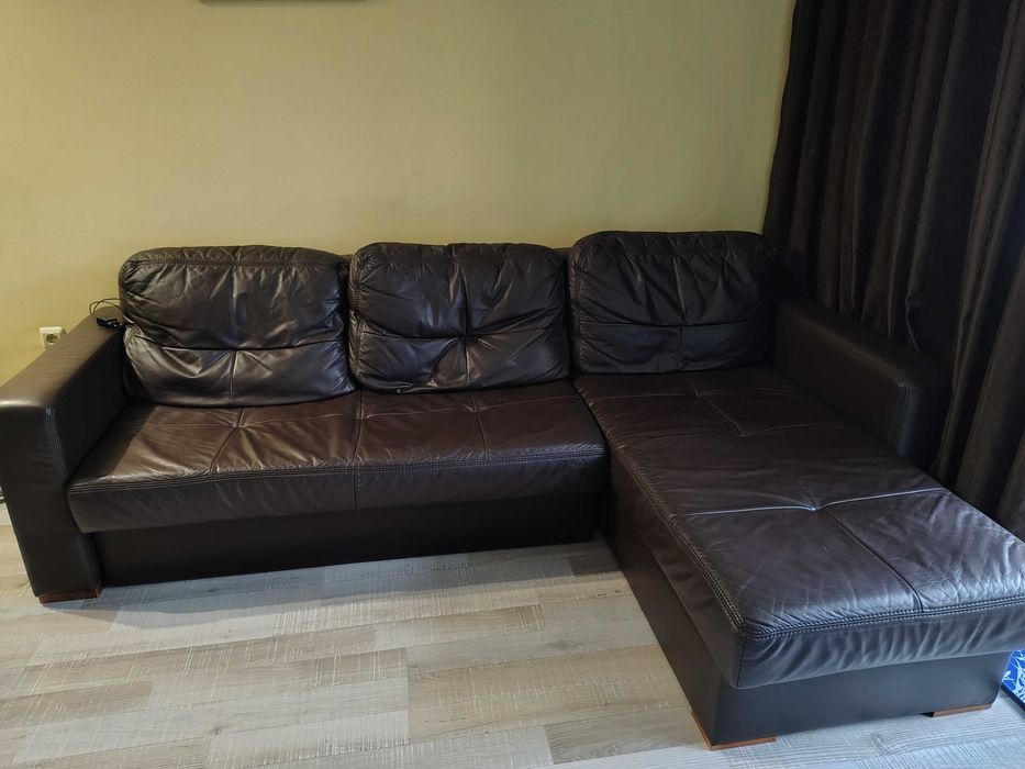 Ъглов кожен диван
