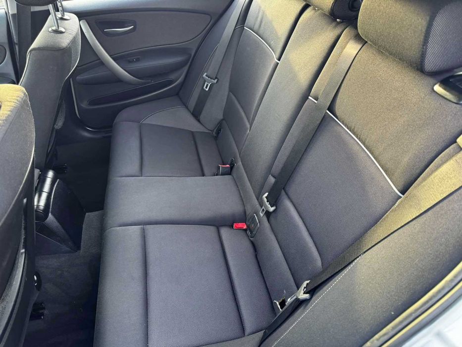 BMW 120 2D, Светло сив металик