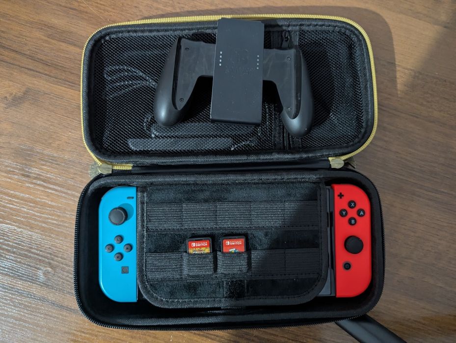 Nintendo Switch OLED - в отличном состоянии