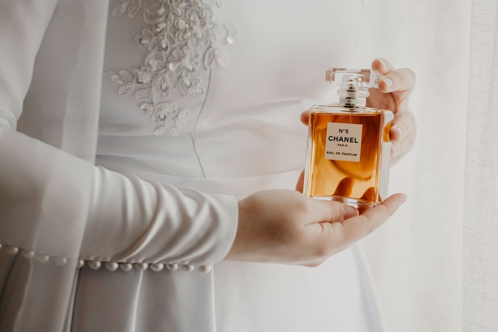 Rochie de mireasa albă și voal 3m