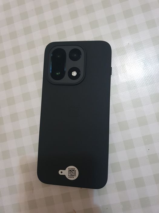 Продам новый смартфон Oneplus 15