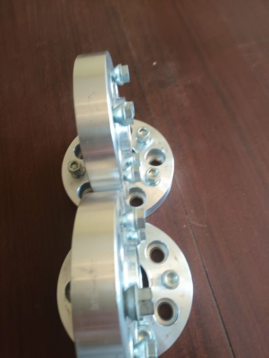 Фланец за мерцедес 190 и 124  и фланци 5 112 30 мм