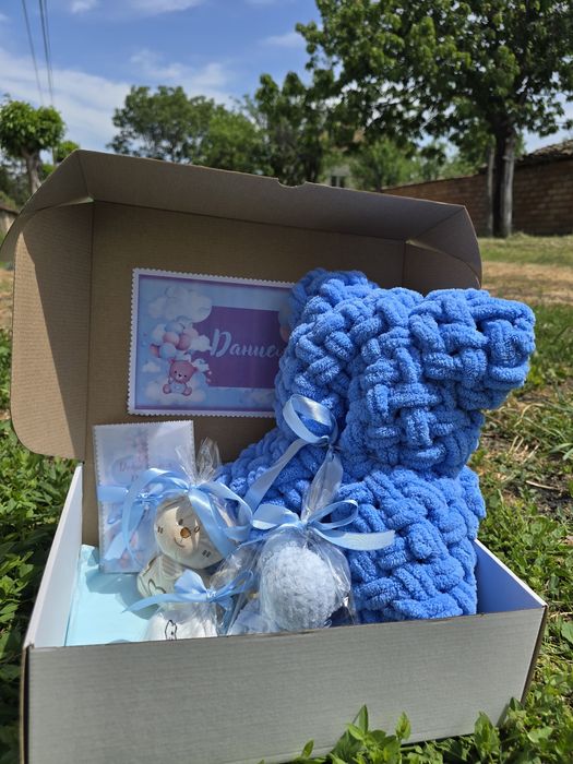 Персонализирана бебешка подаръчна кутия за новородено
