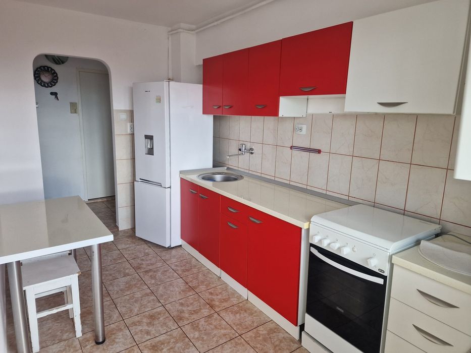 Închiriez apartament
