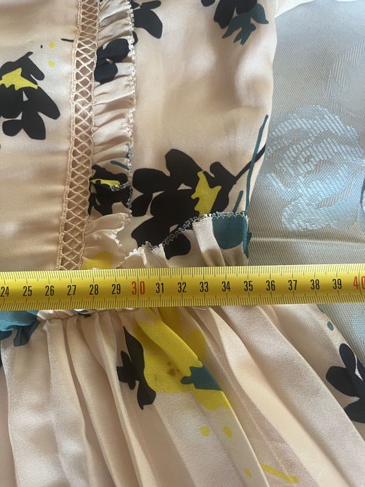 Self-Portrait, rochie căptușită, super fluidă, roz pal cu motiv floral