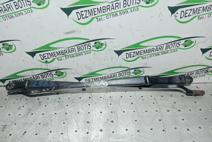 Brat stergator dreapta Volkswagen VW Passat 1990