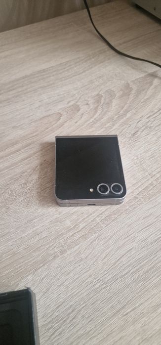 Продам Samsung z flip6