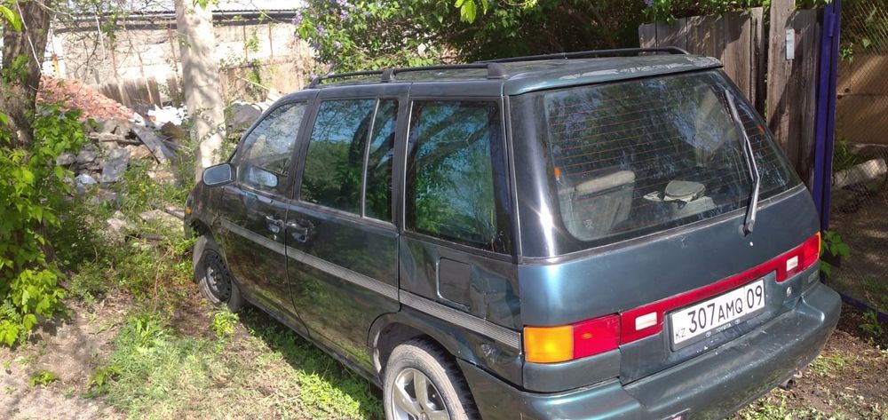 В продаже Nissan Prairie