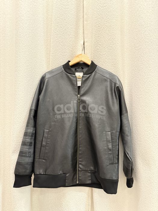 Продаю б/у юнисекс бомберы Adidаs