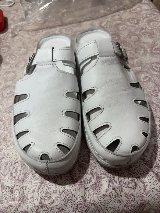 Продам медицинскую обувь
