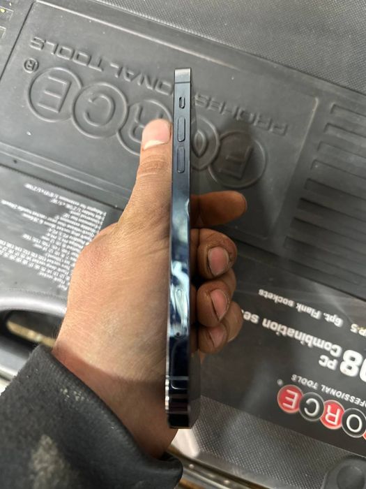 Iphone 12pro sotiladi holati yaxw ozim iwlatb yurgama