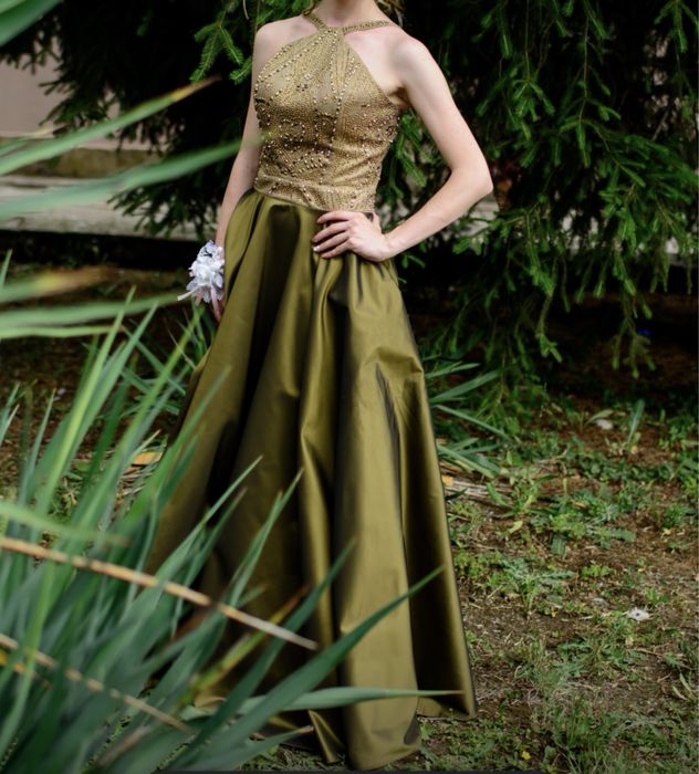 Официална рокля