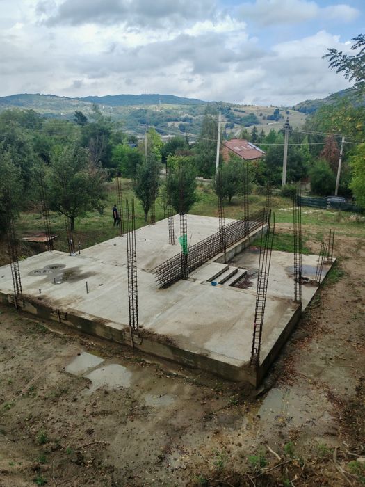 Vând teren intravilan