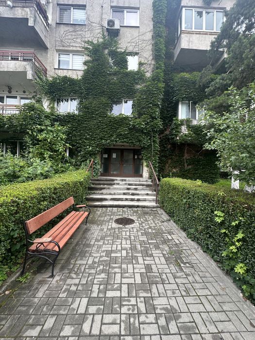 Vand apartament 4 camere zona Episcopiei!