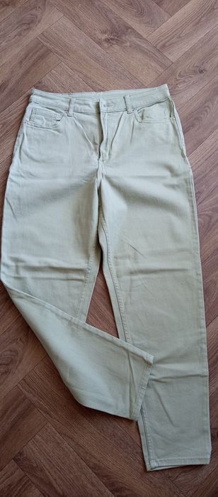 Светлозелени / пастелни дънки H&M Divided / Размер EUR 42 (L)