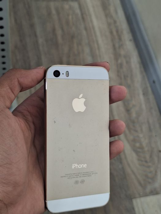 iPhone 5s 16GB с чехлом
