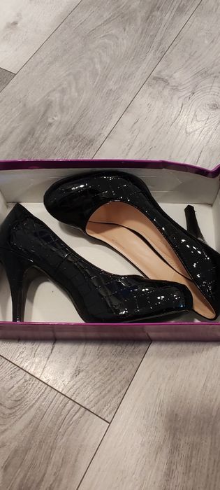 Pantofi damă  lăcuiți