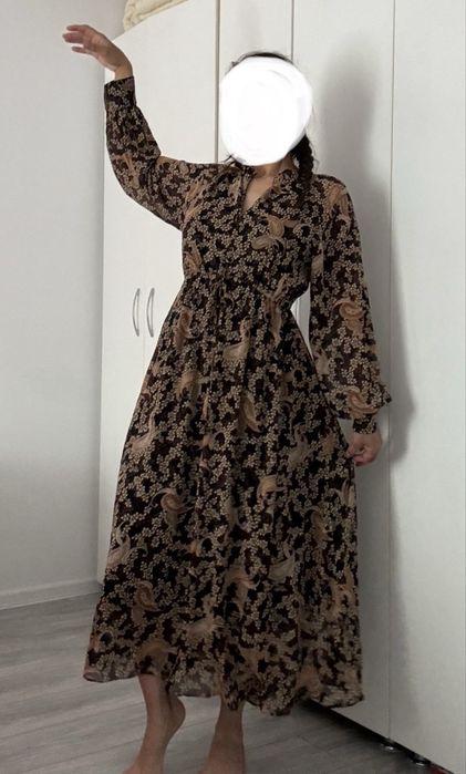 rochie lungă (maxi), vaporoasă, în stil boho-chic