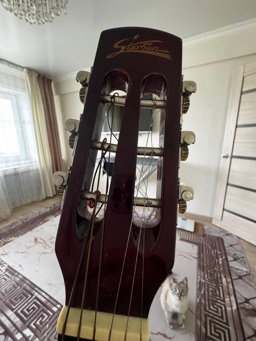 Гитара YAMAHA StarSun аккустика