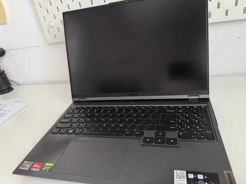Laptop Gaming  Lenovo Legion 5 - Ryzen 5 5600H / 16GB DDR4 /  RTX 3060 / 16" WQXGA