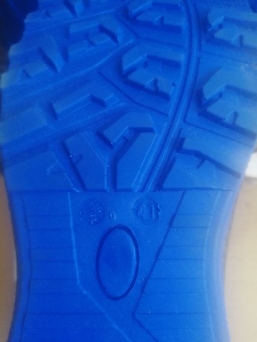 Работни обувки с твърди бомбета, абсолютно нови,