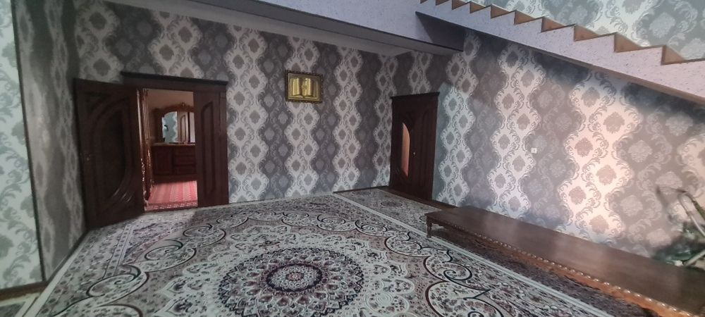 Урган ш. (Спутник) Навруз махалласида, йул буйида жойлашган турар жой