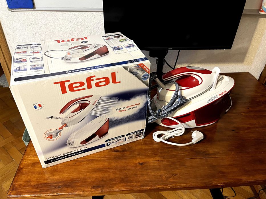 Statie de calcat Tefal Express Anti-Calc SV8030E0