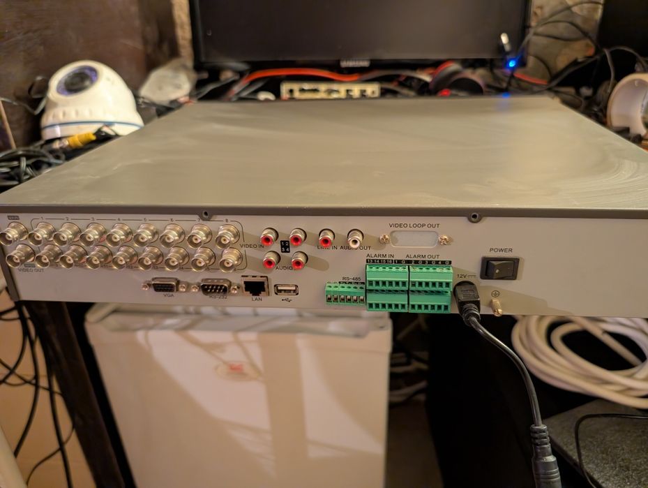 Dvr hikvision 16 canale