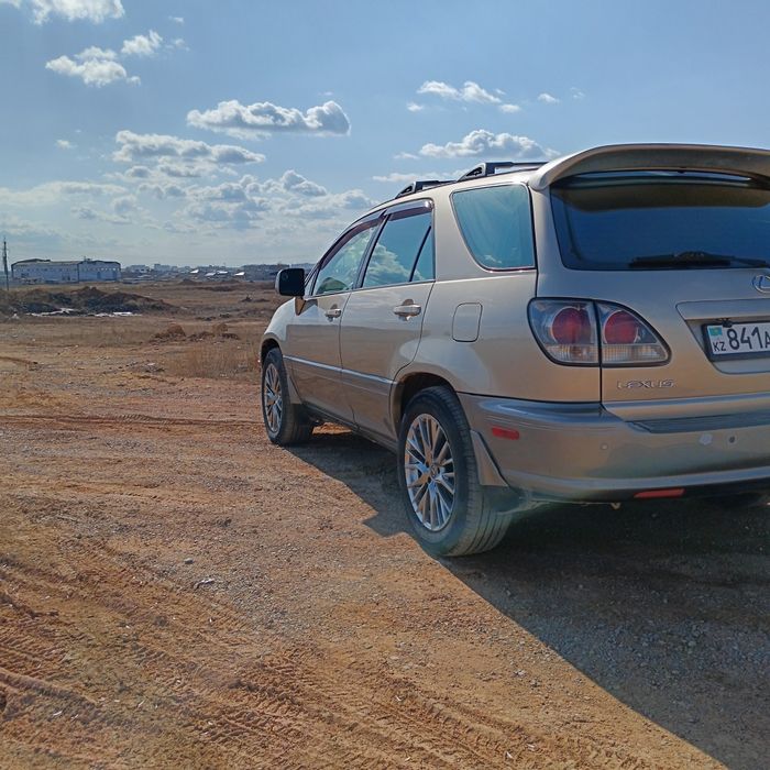 Продам лексус рх 300